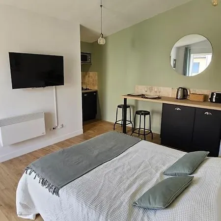 Holiday home Studio Avec Piscine Partagee *