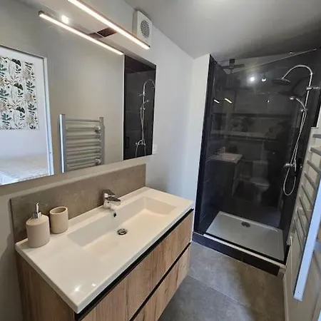 Studio Avec Piscine Partagee Holiday home Montcel (Puy-de-Dome)